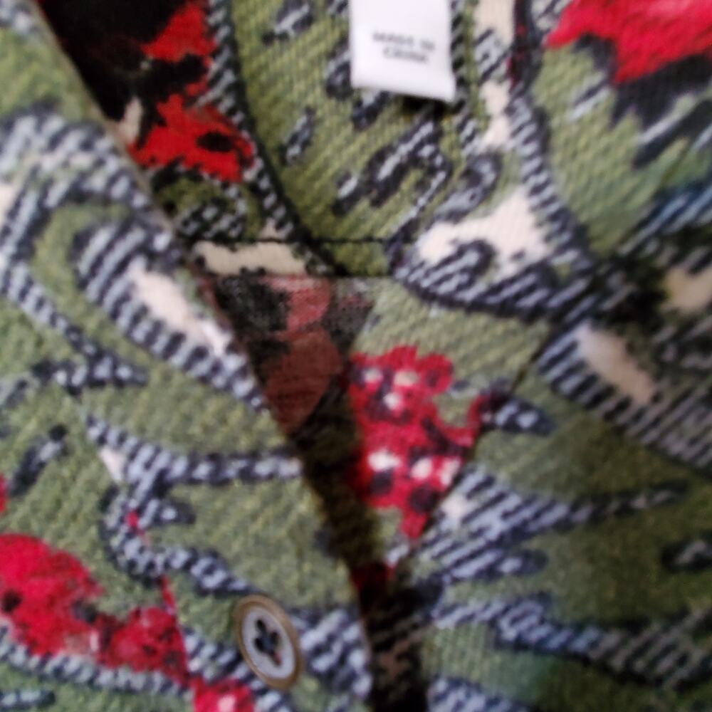 Denim & Co Womens XL Knit Button Top Red Green Floral Christmas Holiday Roses - Picture 7 of 12
